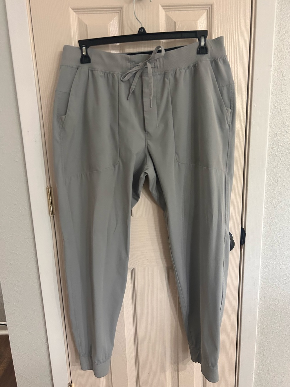 Lululemon Men's Gray Joggers Athletic Training Pants Size XL